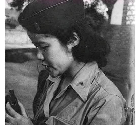 kaiyun中国官方网站1949年4月的广州一群女兵在大陆的最后一餐(图2)