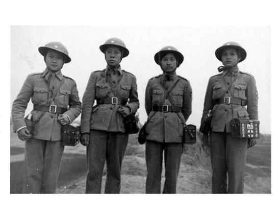 kaiyun中国官方网站1949年4月的广州一群女兵在大陆的最后一餐(图4)
