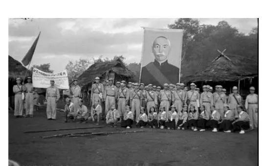 kaiyun中国官方网站1949年4月的广州一群女兵在大陆的最后一餐(图10)